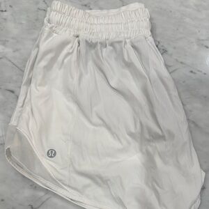 Lululemon White lined shorts